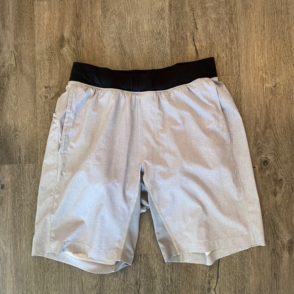 Lululemon Shorts Gray Size Medium - Picture 7 of 10